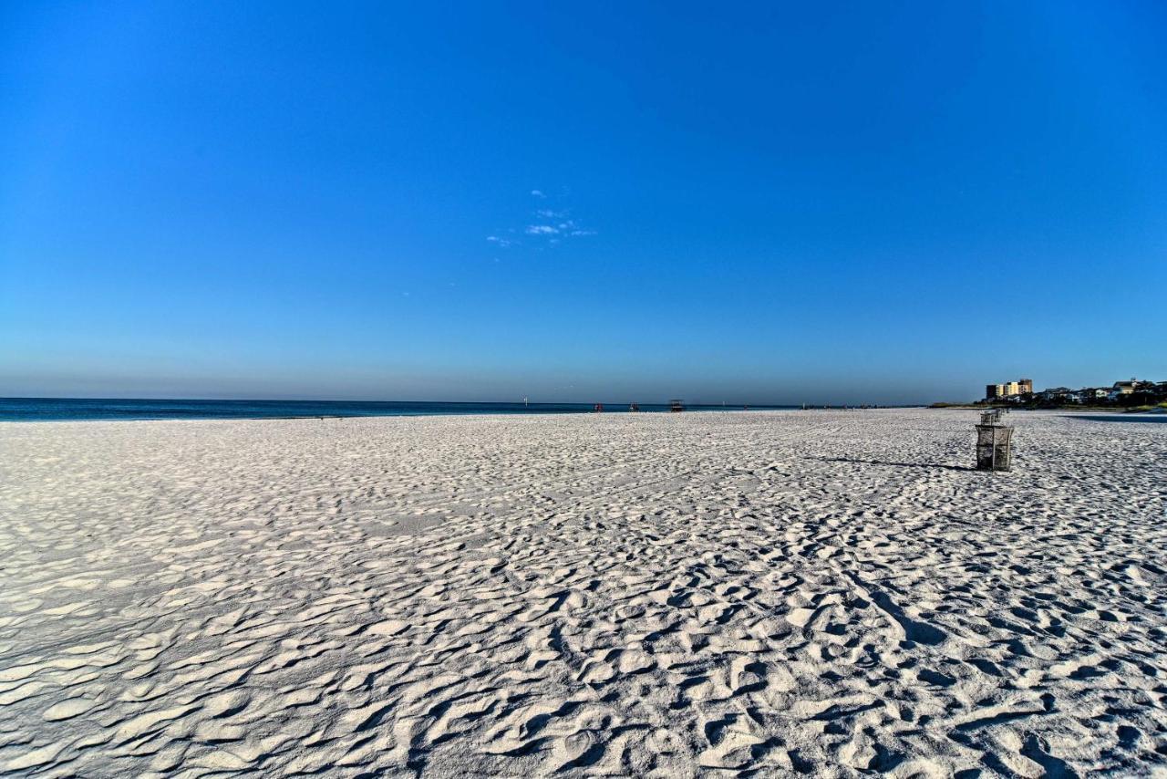 Coastal Sea Side Townhome - Walk To Beach! Clearwater Beach Exterior photo